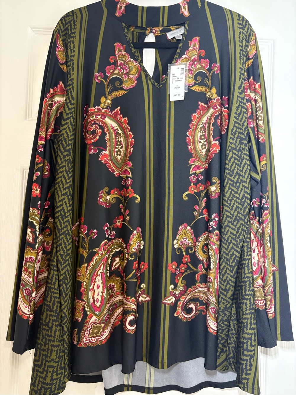 Avenue NWT Olive Green y Black Paisley Keyhole Tunic Top size 22/24